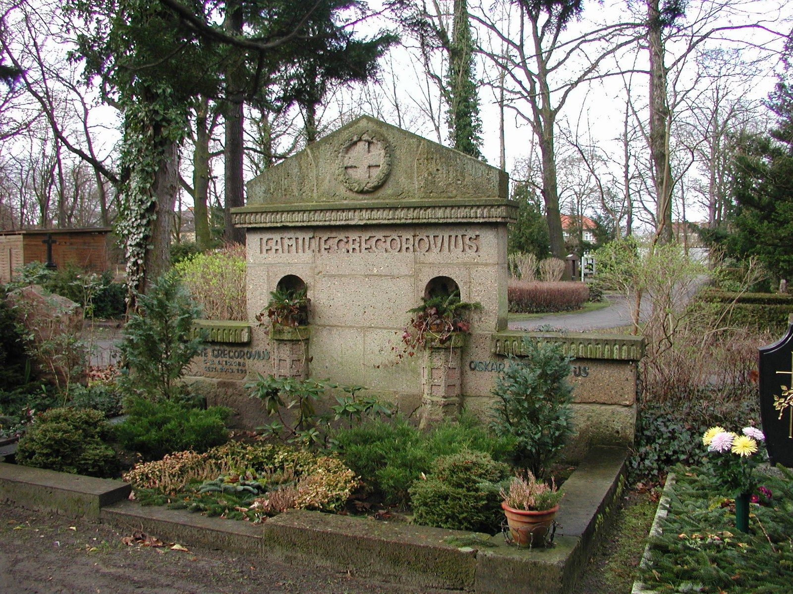Familiengrab Gregorovius auf dem Friedhof an der Robert-Siewert-Straße – Friedhof Karlshorst